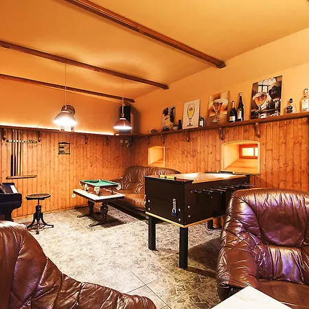 ゲストハウス U Dvou Capu Chocerady